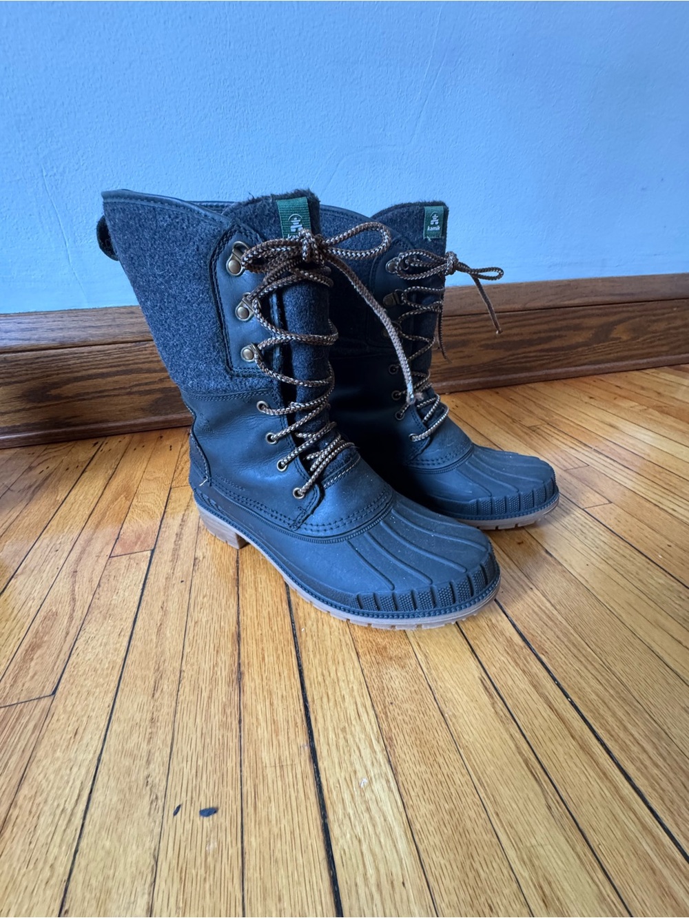 Kamik Black and Dark Grey Lace-Up 3M Thinsulate Winter Boots